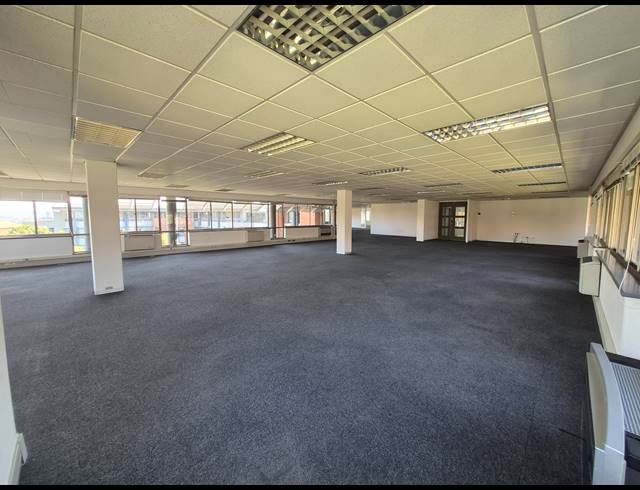 712M² OFFICE TO LET IN WOODMEAD
